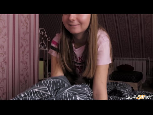 ❤️ Blondie-k bere BFF-ren sakon zurrupatzen du eta esperma jasotzen du ahoan ❤️❌  Sexua pornoan eu.niceporn.ru ❌❤